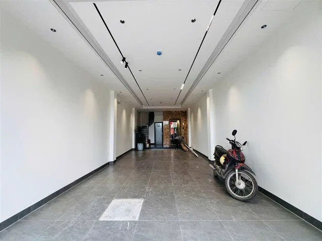 Bán nhà Hoàng Liệt – Giá 29.7 tỷ – DT 65m² x 6 tầng – MT 4.5m – thang máy – view Hồ Linh Đàm