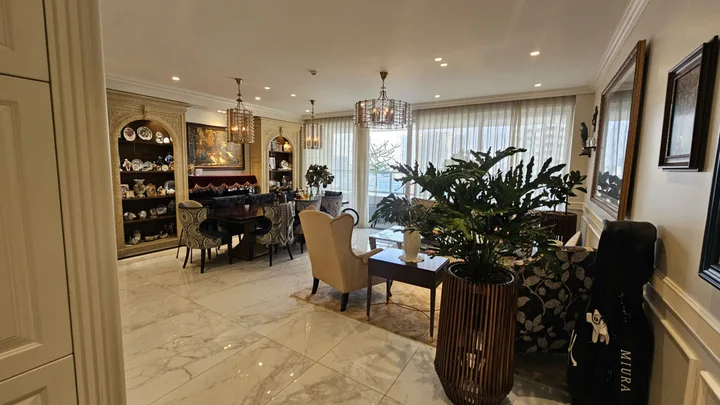 Chủ nhà ngộp cần bán gấp Sunrise City-South tháp V3 Q7 ,3PN 162m2 bán 1x,5ty .Lh:0911839618