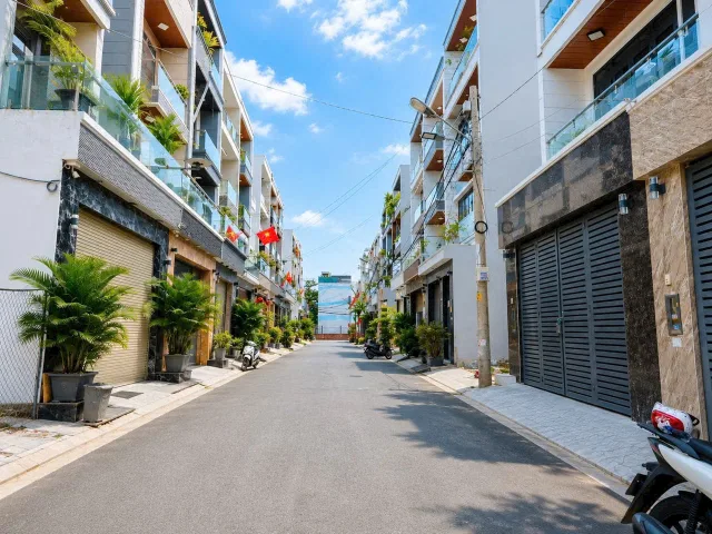 Nhà Ngộp Rẻ Hơn Thị Trường Hơn Tỷ Bạc !