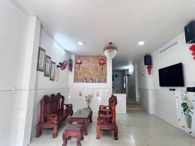 BÁN NHÀ KẾ TRƯỜNG CAO ĐẲNG Y DƯỢC SÀI GÒN BÌNH TÂN 90M2 4 TẦNG 6.7 TỶ HẺM XE HƠI THÔNG