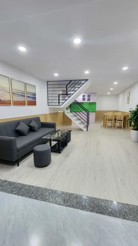 CHIẾN LƯỢC, BTĐ ─ 40M2 (4x10) ─ 2 TẦNG 3PN ─ 4TY950