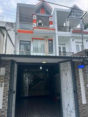BÌNH TÂN NHÀ MỚI 3 TẦNG - HẺM XE TẢI 
NGAY LIÊN KHU 4-5 - TRƯỜNG KIM ĐỒNG
NGANG 5 X 20M - ĐÚC BTCT - SHR - HC ĐỦ

Hiện trạng: 4PN, ban công, sân thượng
Gần chợ, trường, công viên, hành chính...

- GIÁ CHỈ 6 TỶ 55 CÒN THƯƠNG LƯỢNG -
☎️LH: 092.92.19