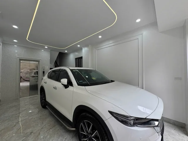 Siêu Phẩm Nhà Cổ Linh, Long Biên 43m2, 6T chỉ 12,5 tỷ (thang máy, ô tô vào nhà)
 	Cổ Linh | 200m Ra Tttm Aeon Mall | ô tô | Thang Máy | Gần Cầu Vĩnh Tuy
 	  Vị trí & công năng: Long Biên; ngõ ô tô vào nhà, cách đường ô tô tránh cách khoảng 100m; khu dân