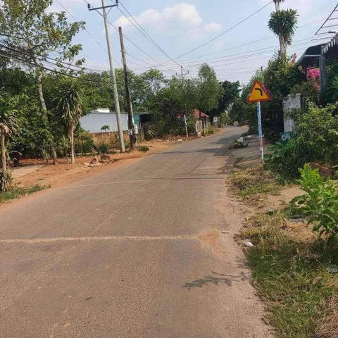 Bán đất 250m² có sẵn 60m² thổ cư ngang 5m giá 599 triệu tại Xã Ea Nuôl