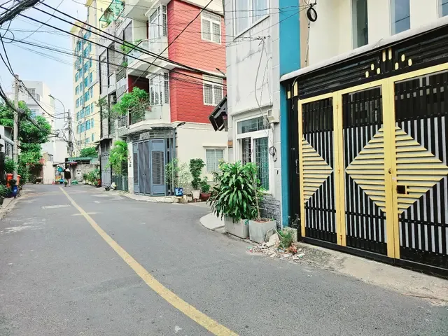 NHÀ 2MT, 2 TẦNG, NGANG 6.5M, HXH TRÁNH, NGAY VINCOM LÊ VĂN VIỆT, CHỈ 5.1 TỶ