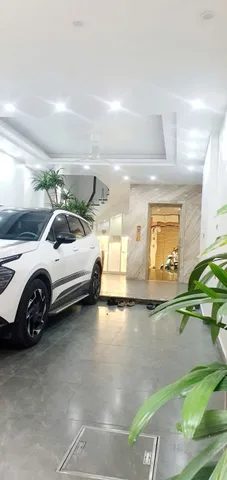 Bán nhà Phân lô, vỉa hè, Minh Khai, Hai Bà Trưng, một nhà ra phố, 6 tầng thang máy, ô tô vào nhà 65m2, 23.8 tỷ
