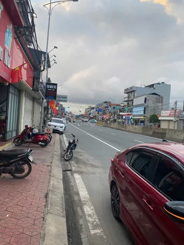 🆘🆘 CHỦ GỘP BANK CẦN BÁN GẤP 🆘
L/h:076.231.9990 em Thúy 

💥💥💥  Bán đất tặng nhà mặt đường quốc lộ 10  ngay ngã 4 chợ tổng, phường Lưu Kiếm

 🆘 Cần bán gấp giá rẻ hơn thị trường 300 tr 

- Dt: 91 m2 giá chỉ: 3 tỉ xxx