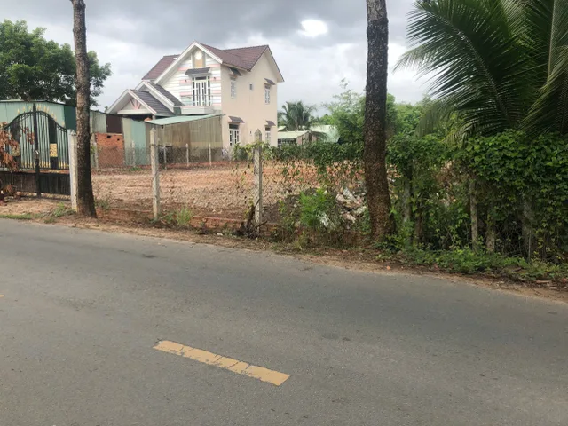Worldcup Cần Bán Đất 2146m2 đường Nhựa Bàu bàng xung quanh dân cư đông Làm Vốn