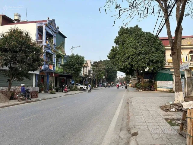 Hàng hiếm mảnh 2 MT gần chợ Đại Phước, đường Lý Thái Tổ, sổ riêng, 140m2, thổ cư 100%- giá 1ty9 thương lượng thêm