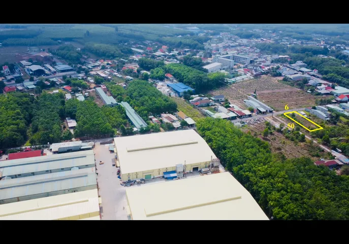 Về quê cắt lỗ lô 6x50. Đất chợ - Bàu Bàng. Đường nhựa lớn 16m. Sát bên có cty. Đối diện có kiot phòng trọ