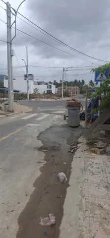 Chủ cần bán lô đất ngay khu Tđc Ngọc Hiệp.
Dt: 96m2 - ngang 4,5m.
Phù hợp xây nhà ở hoặc xây căn hộ , vị trí quá tiện lợi, gần trường học, siêu thị, khu dân cư đông đúc.