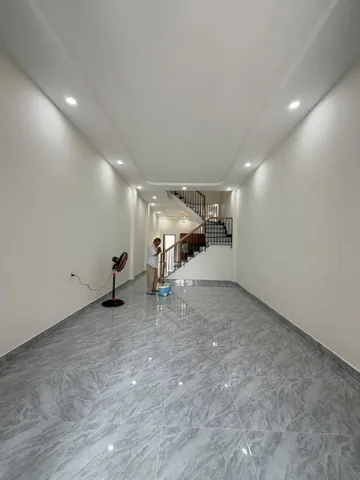 Nhà 2 tầng mới, DT 4m x 21m, MT SinCo tiện ở và KD, gần Khu Tên Lửa, trường học các cấp