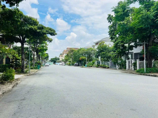 BDS HVL Nhà 15 đg 17 ( A8-08) đường lớn cách công viên Nam Viên 80m Q7