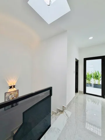 Hiếm! Có thang máy - xe hơi quay đầu! Bán nhà mới Nguyễn Xí (4x10m) - 3 tầng - 3PN. Chỉ 8 tỷ TL