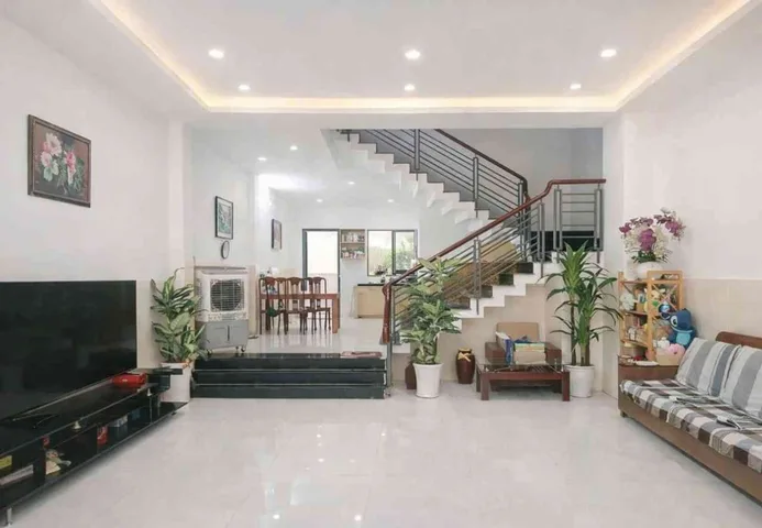 Nhà bán quang trung 4 tầng gần bệnh viện chợ