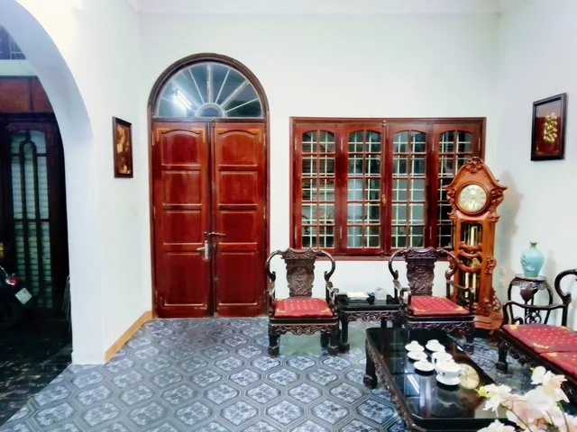 Bán Nhà riêng dt đất 133m2 mặt Ngõ 211 Phố Khương Trung - Đầm Hồng, cách đường vành đai 2.5 100m, sổ hồng