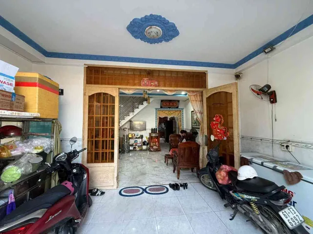 Chủ ngộp bán gấp nhà ké TTHC Dĩ An 70m2 đường nhưan thông ô tô tránh chỉ 4,8 tỷ