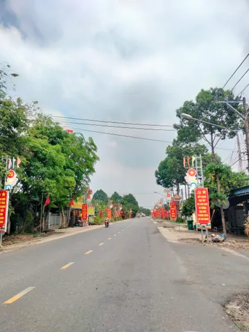 Đất nằm sát mặt tiền đường huyện DH519 rộng 32m liền kề TTHC Phước thành HCM giá 300tr bao sổ lh Minh đi xem trực tiếp coi sổ gốc
