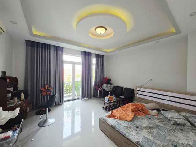 Bán nhà 73m² full thổ cư ngang 5m giá 12.8 tỷ tại Phường Thủ Đức