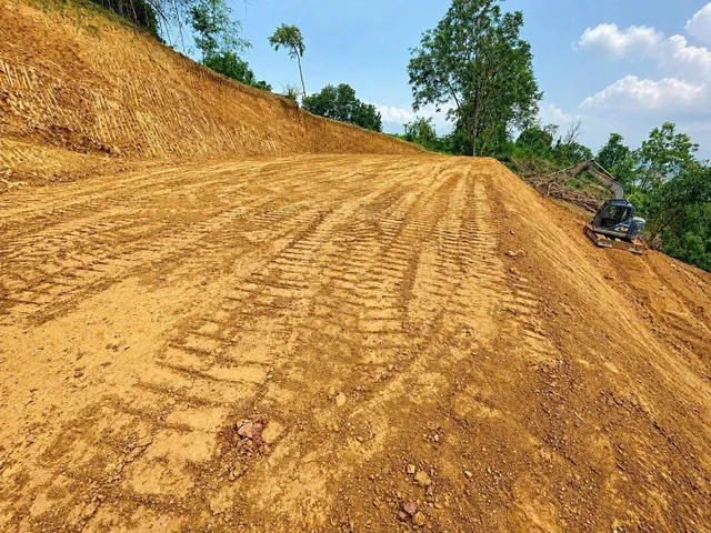 Bán gấp 5600m2 giá hơn 1 triệu/m2 tại trấn Lương Sơn Hòa Bình