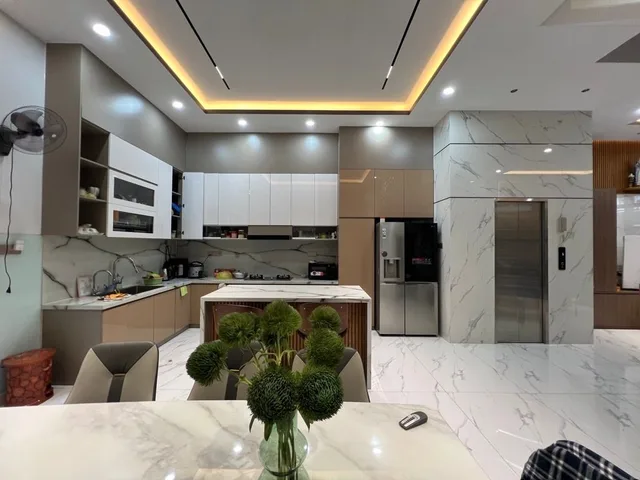 Nhà 4 tầng mới đẹp có Thang máy ngang 5.8m bề thế HXH Thoại Ngọc Hầu thông Nguyễn Sơn