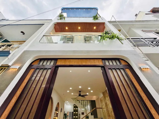 Lên sóng nhà đẹp ngay trung tâm Bình Thạnh mà giá chỉ 3 tỷ 890. Với diện tích 47m2, hẻm 5m