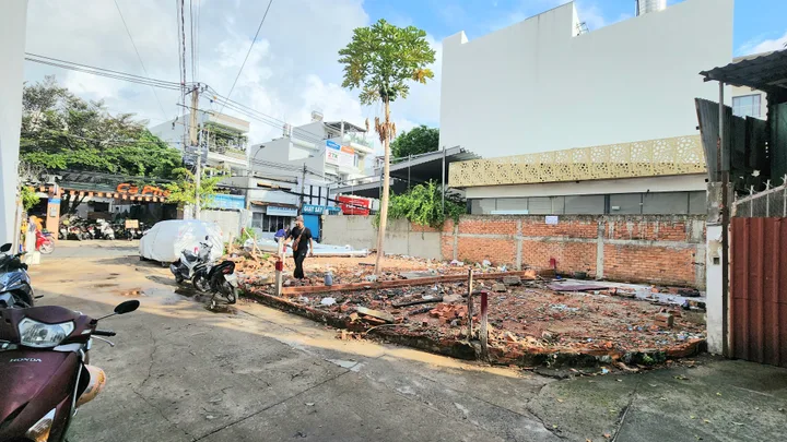 🔥 5 TỶ HƠN _ LÔ GÓC TRƯỜNG THỌ – SÁT MẶT TIỀN ĐƯỜNG 12 – NGANG 5,5M 🔥