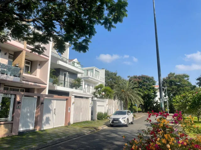 Bán đất 190m² full thổ cư ngang 10m giá 17.1 tỷ tại Xã Nhà Bè