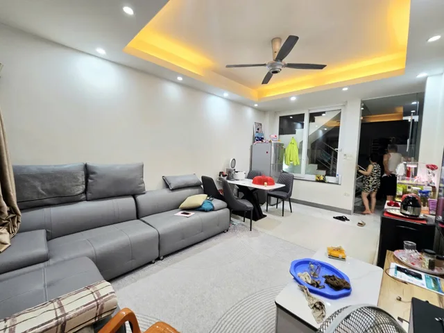 Bán nhà Thái Thịnh 37m² full thổ cư ngang 3.7m giá 15.9 tỷ tại Phường Đống Đa (MUA/BÁN BĐS nhắn tin Zalo 0862299066)