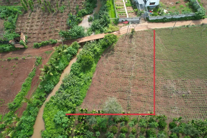 CẦN BÁN ĐẤT SÀO VIEW SUỐI – THỔ CƯ – GIÁ TỐT diện tích 1192m2 25x40m giá 1ty835