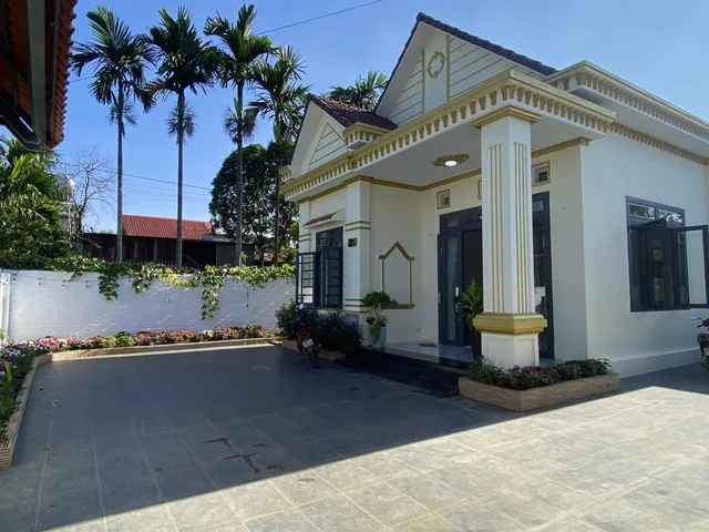 Nhà mái thái sân vườn 2 Mặt Tiền trước sau, ngang 15m thổ cư 400m, thôn 1 Hòa Phú, ngay làng thái