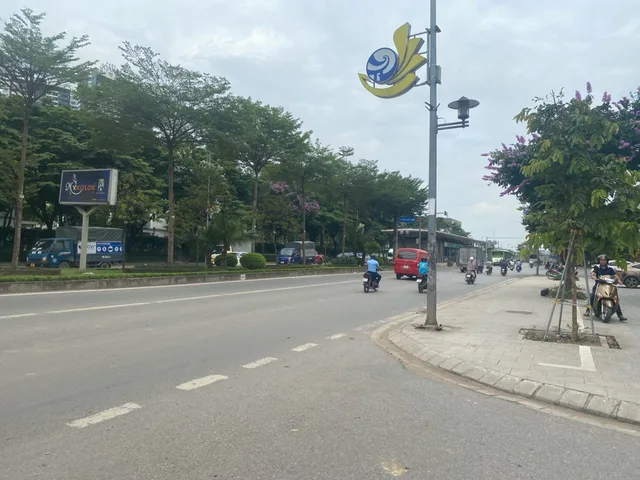 MUA ĐẤT  TẶNG  NHÀ 2 TẦNG- TT HÀ ĐÔNG  MẶT NGÕ Ô TÔ TRÁNH ĐỖ NGÀY ĐÊM CHỈ 1X.x TỶ