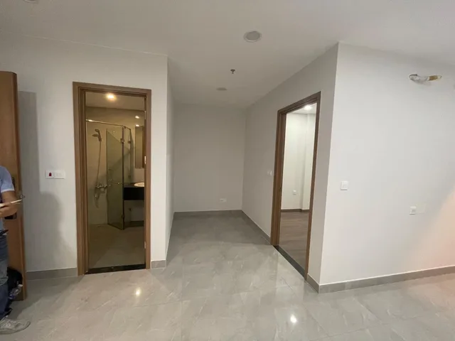 Bán căn chung cư mới, sổ hồng sở hữu, 42m2 căn 1pn+; 3 tầng tiện ích đa dạng tại tầng đế, gần Vsip1
