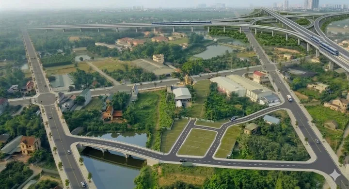 Bán đất ngã tư Vai Réo - QL21A Phú Cát, Hòa Lạc, gần Metro City, đường 20m, full thổ cư