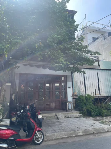 Bán nhà 2 tầng MT Nguyễn Nghiễm, P. Ngũ Hành Sơn, sát biển, 100m2, giá 7.2 tỷ TL