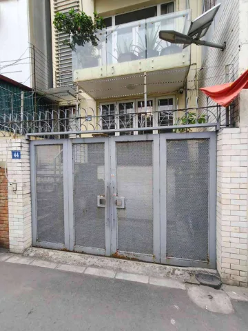 Nhà đẹp phố Bằng Liệt, Hà Nội 💥
🏢Nhà 5 tầng, ngõ ôtô, gần nhiều trường, chợ, đi lại thuận tiện, khu vực dân trí cao💥
📐Diện tích 80 m2, MT 5 m, khách, bếp, 4 ngủ, sân phơi, phòng thờ. 
🔥Khu vực ổn định quy hoạch
📕Sổ đỏ Chính chủ sẵn sàng giao dịch
💰Gi