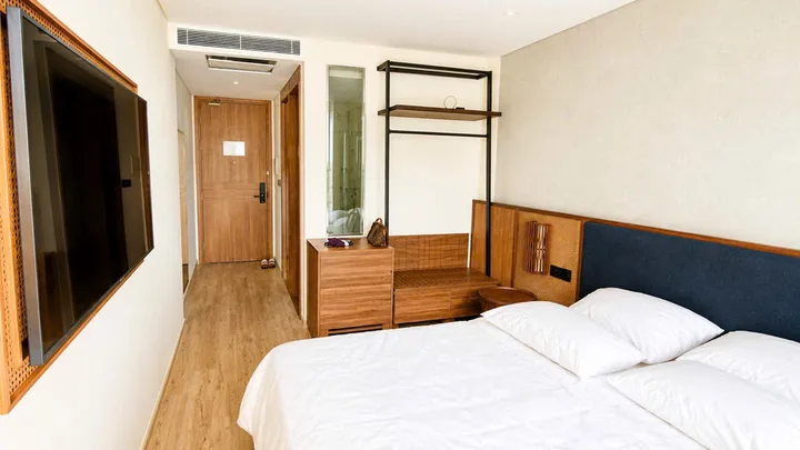 🌆 BÁN CĂN HỘ APEC CONDOTEL – VIEW PHỐ + BIỂN CỰC ĐẸP 🌊

📍 Vị trí trung tâm TP Tuy Hòa – tiện ích đầy đủ  
🏙️ View cao thoáng, ngắm trọn thành phố và biển cực chill

📐 Diện tích: 21m²  
🛏️ Full nội thất đẹp, vào ở hoặc khai thác cho thuê ngay  
✨ Th