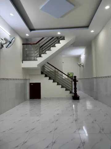 Nhà  đẹp 1/ Đê Bao 2-3 nối dài . Cách Chợ Liên Ấp 123 Vĩnh Lộc B chỉ 500m.
