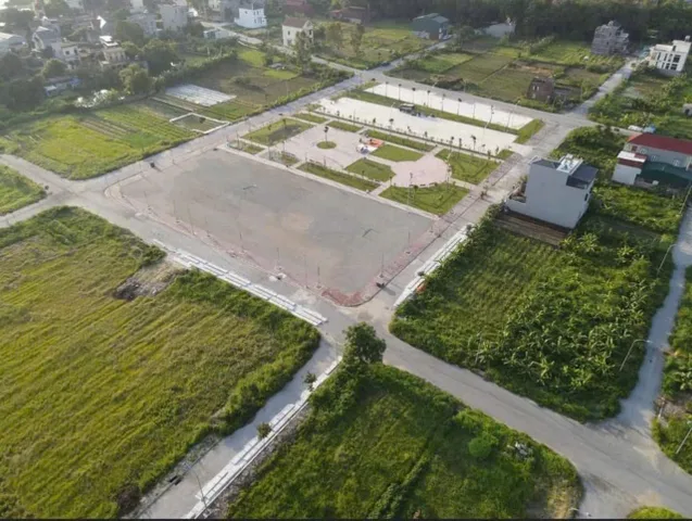 Bán đất lô góc trục chính nhìn vườn hoa khu giãn dân kim đôi kim chân. Diện tích 160m mặt tiền 20m hướng đông nam & tây nam. Phường vũ ninh tỉnh bắc ninh