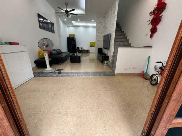 Cho Thuê Nhà Ngõ 93 Hoàng Văn Thái 50M² 2 Tầng 2 Ngủ, Full Nội Thất - Lô Góc - Ngõ Ô Tô - Ở, Kinh Doanh - Giá Thuê 11,5 tr