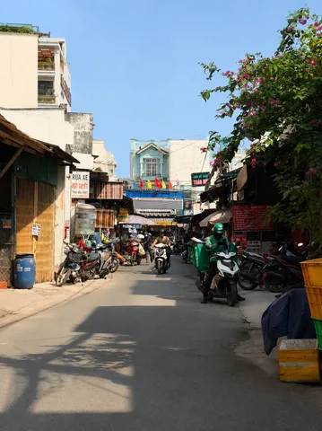 Nhà Đẹp Gần Tên Lửa - Vào Ở Ngay - Giá Tốt Trong Khu Vực - Nhỉnh 4 Tỏi