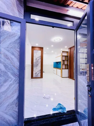 Nhà 28m2 thổ cư xây mới đường Tô Ký, ngay công viên phần mềm Quang Trung. Có 2PN 2WC. Giá 1,38 tỷ (có bớt)