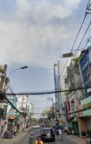 Bán nhà căn góc 3 mặt tiền Huỳnh Văn Bánh Phú Nhuận. 3 tầng, 4 phòng ngủ, 3WC. 13 tỷ