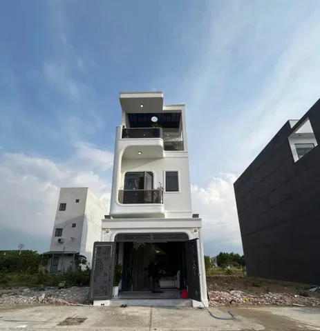 Nhà phố DT lớn 5x44m, sân ô tô rộng, vị trí đẹp gần Vinhomes