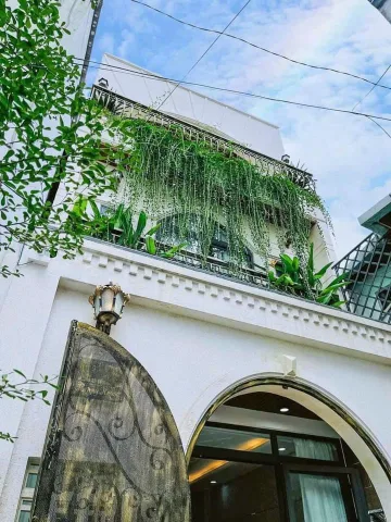 Nhà đẹp giá tốt! Bán nhà 80m2 SƯ VẠN HẠNH, P12, Q10. Kế bên Vạn Hạnh Mall, giá 4 tỷ250tr. Sổ riêng