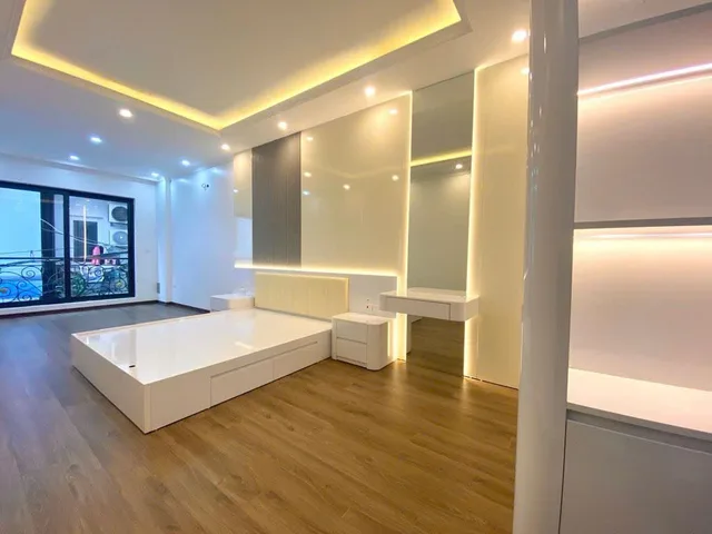 Trần Thái Tông 50m2, 7 tầng tháng máy, nhà đẹp sẵn ở, ngõ rộng 3.5m, 14.8 tỷ