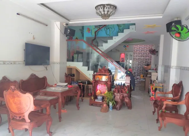 BÁN NHÀ ĐẸP SÁT HUƠ.G LỘ 2 - NGÃ TƯ 4 XÃ - HẺM XE TẢI - ( 4.5X17M )