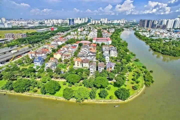 BDS HVL BÁN LÔ GÓC L01 (7x18M) KDC SADECO VEN SÔNG Q7 GIÁ TỐT