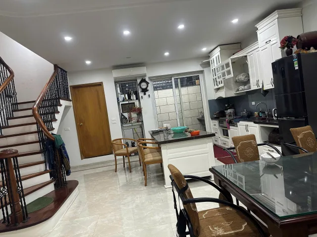 Cho thuê BT  Xuân Phương, Nam Từ Liêm 150M x 5T THANG MÁY, Ô TÔ DỪNG ĐỖ giá 35 triệu