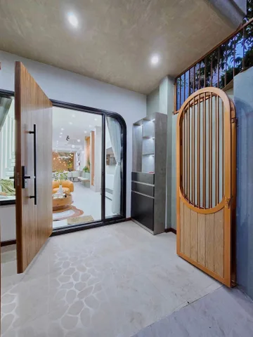 NHÀ 3 TẦNG ĐẸP CÓ HỒ BƠI ĐẦU KIỆT HOÀNG DIỆU - GẦN CẦU RỒNG